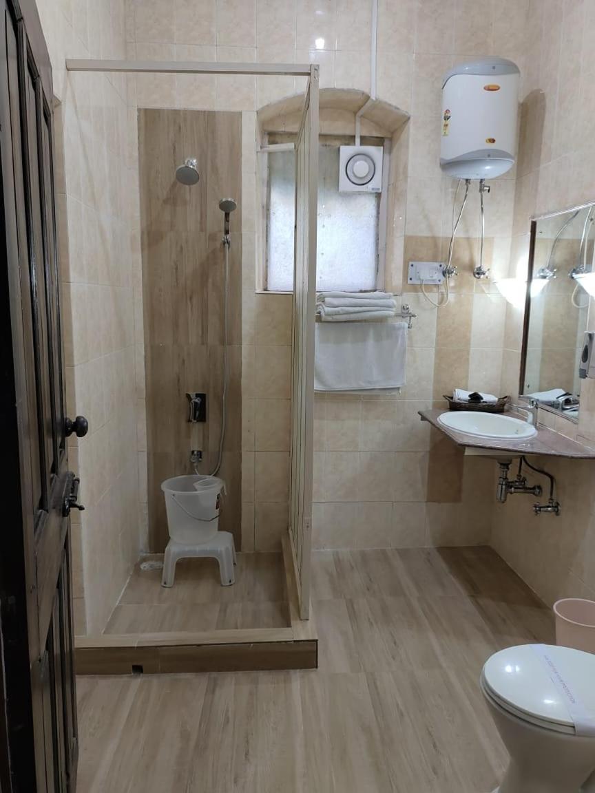 West View Hotel Ранікгет Екстер'єр фото
